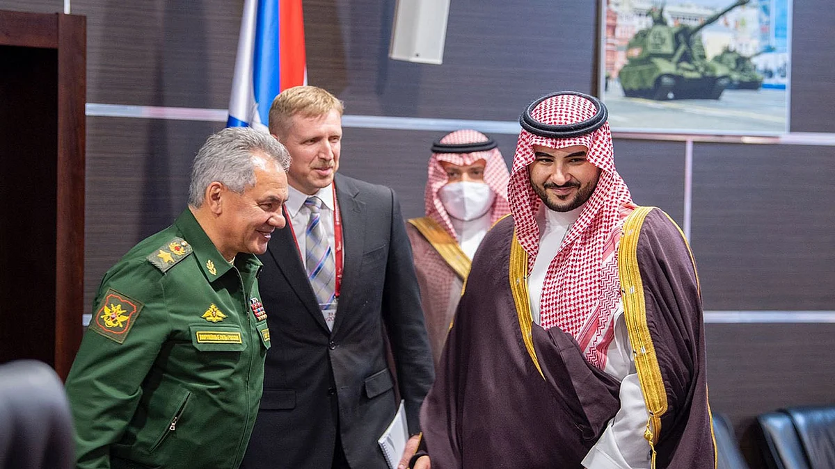 الأمير خالد بن سلمان يعلن عن اتفاق مع روسيا لتطوير التعاون العسكري بين البلدين