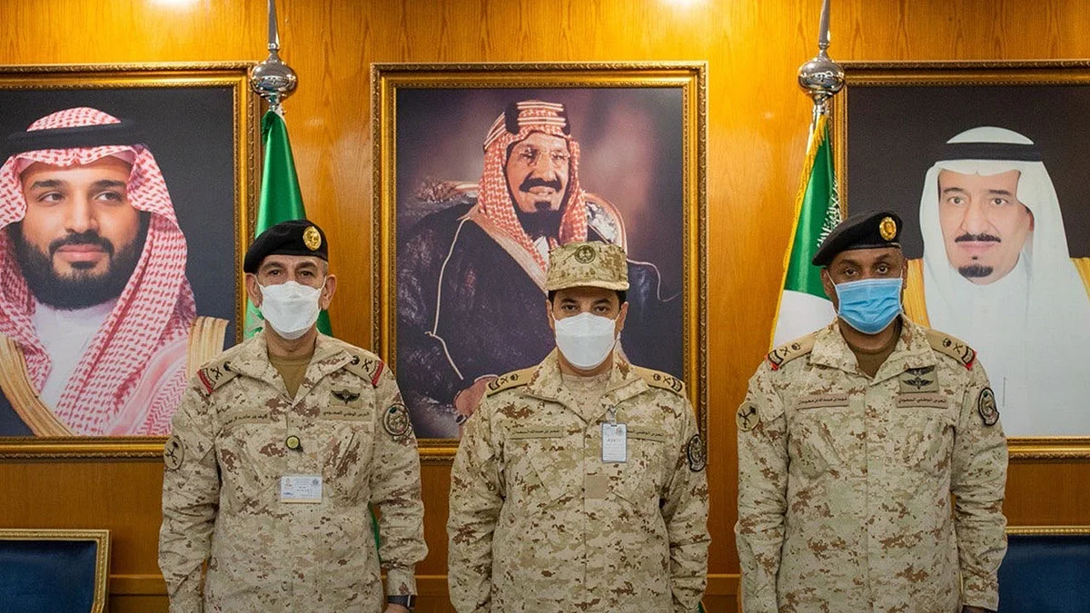 بعد صدور الأمر الملكي.. تقليد عدد من ضباط الحرس الوطني رتبة «لواء»