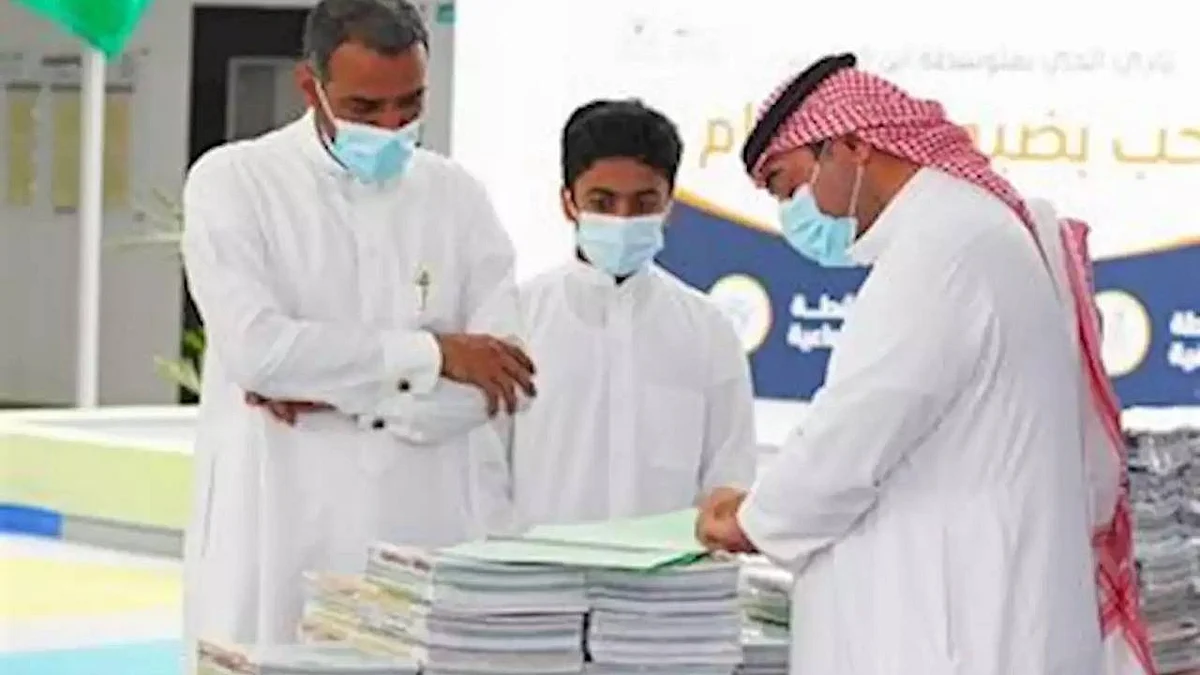 تعليم الشرقية يبدأ تسليم الكتب المدرسية للفصل الدراسي الجديد