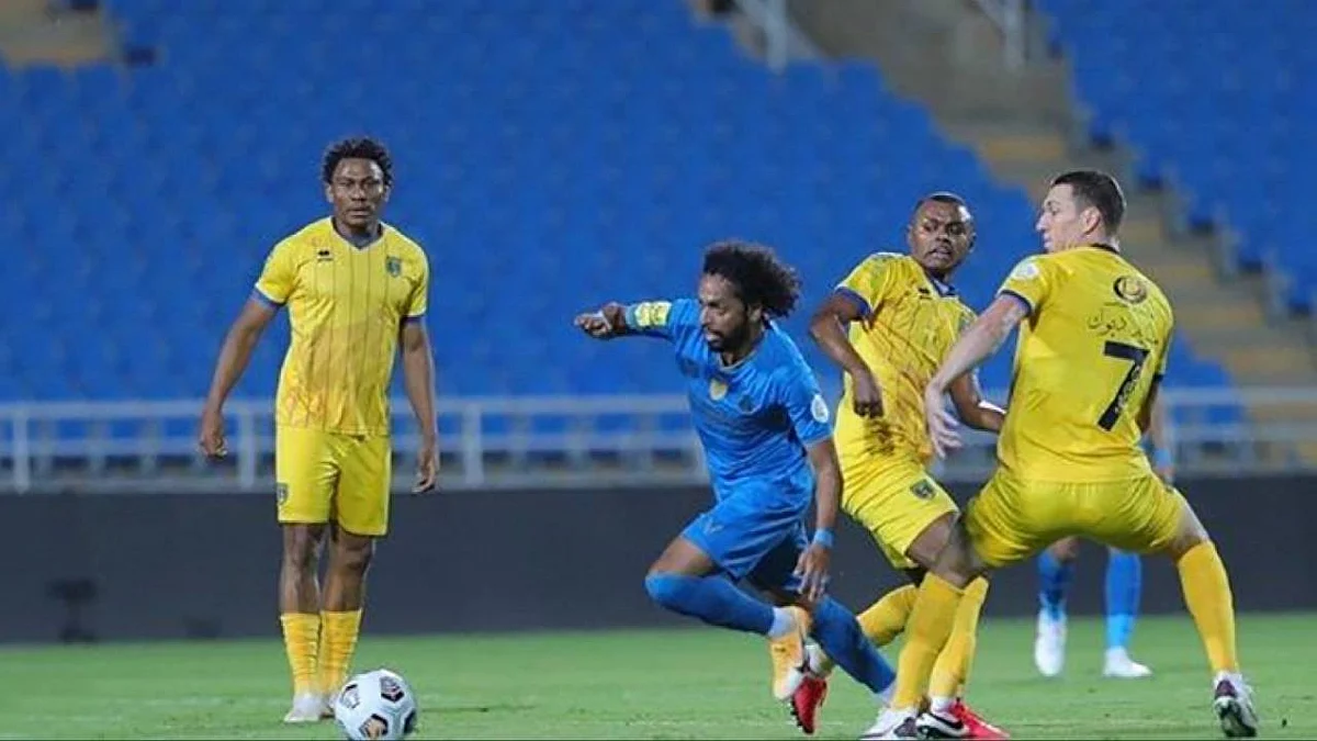 حمدالله يقود هجوم النصر في موقعة التعاون