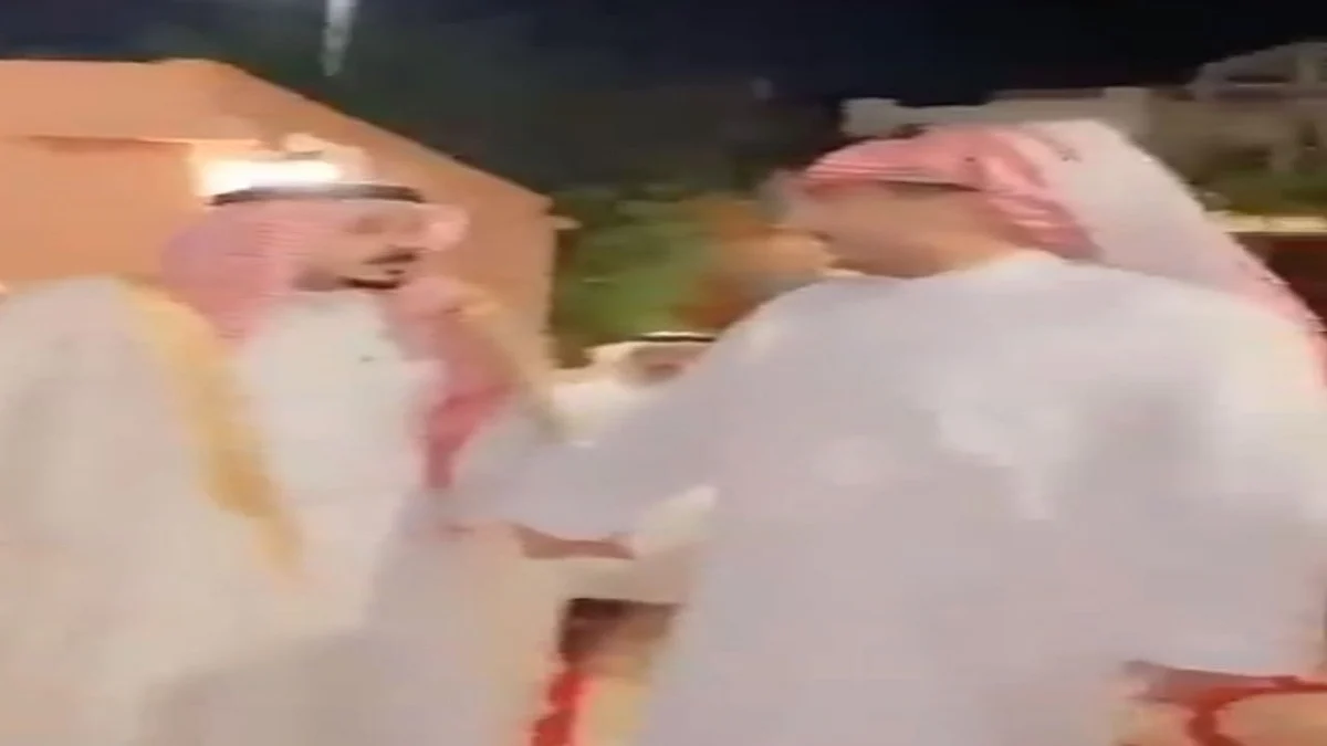 بالفيديو.. أب بالطائف يعفو عن قاتل ابنه بعد 17 عامًا من وقوع الجريمة