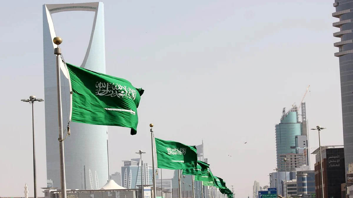 أخبار السعودية اليوم.. إشادة بقرار «منع الجوالات بالمدارس».. وأعراض «الاحتراق الوظيفي»