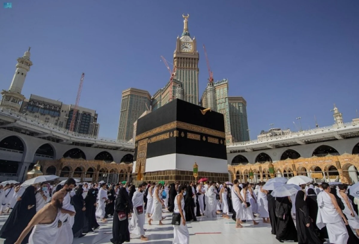 CEO and senior official of Hajj service company sacked