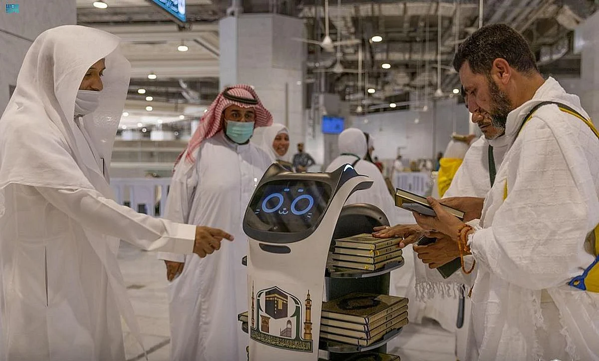 Roboting, a newly-introduced service, is used this year to serve pilgrims at Grand Mosque