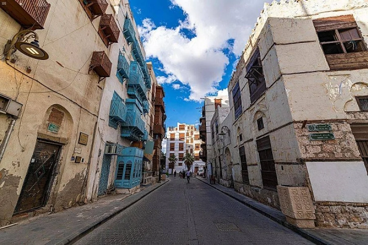 Dangerous building to be removed from Historical Jeddah