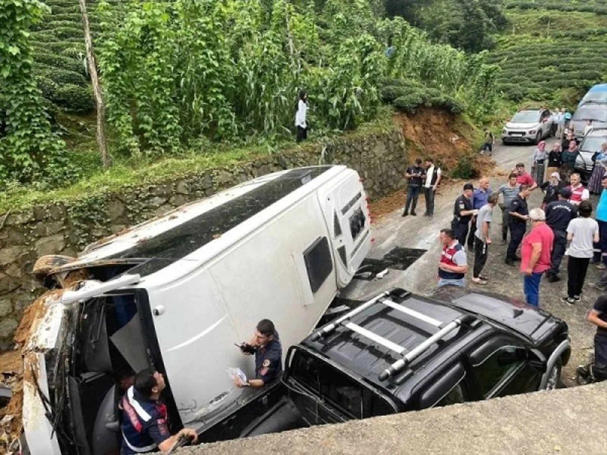 4 hurt in accident of bus carrying 23 Saudi tourists in Turkey