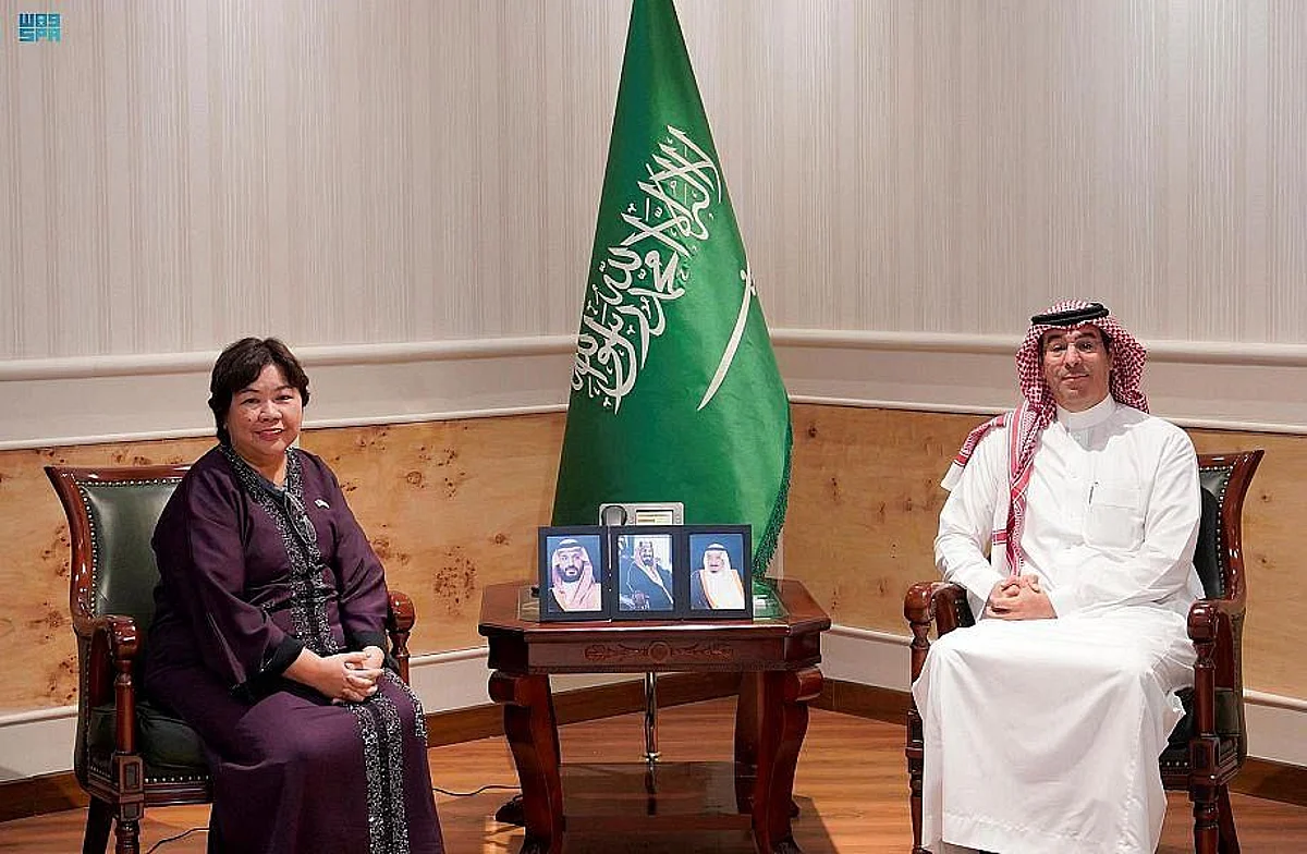 Human Rights Commission's President Receives Secretary of Department of Migrant Workers of the Philippines