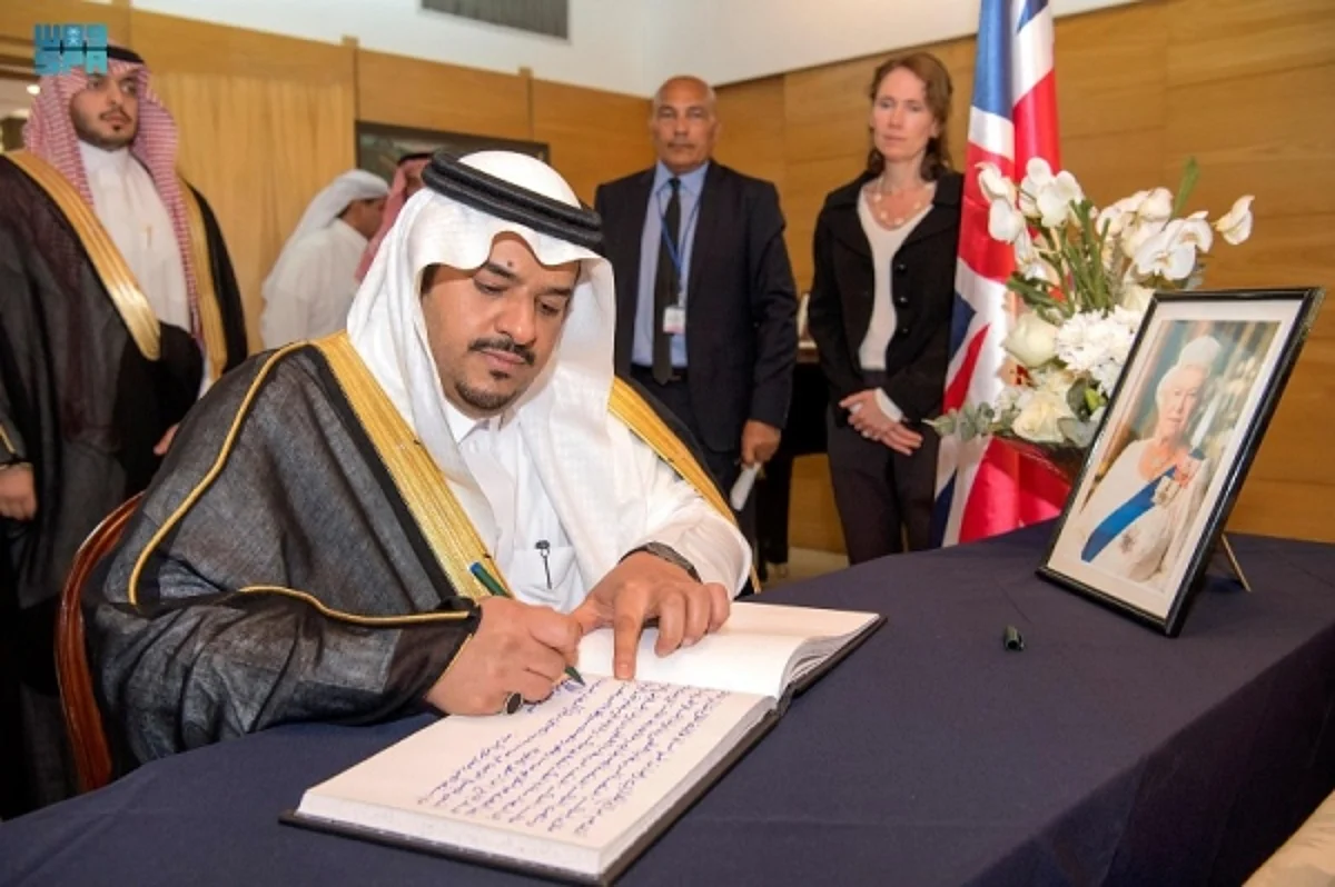 Acting Governor of Riyadh Region Prince Mohammed Bin Abdulrahman visited Tuesday the Embassy of the United Kingdom in Saudi Arabia. During his visit, he offered his condolences on the death of Queen Elizabeth II of the United Kingdom of Great Britain and Northern Ireland.