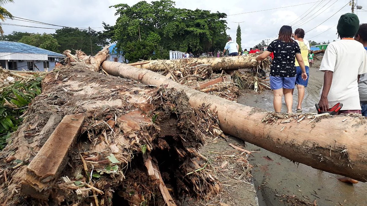 12 dead in Indonesia due to floods and landslides