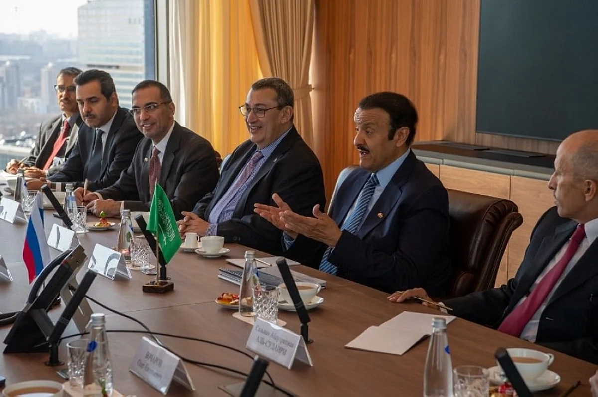 Chairman of the Saudi Space Agency meets Russian Trade and Industry Minister