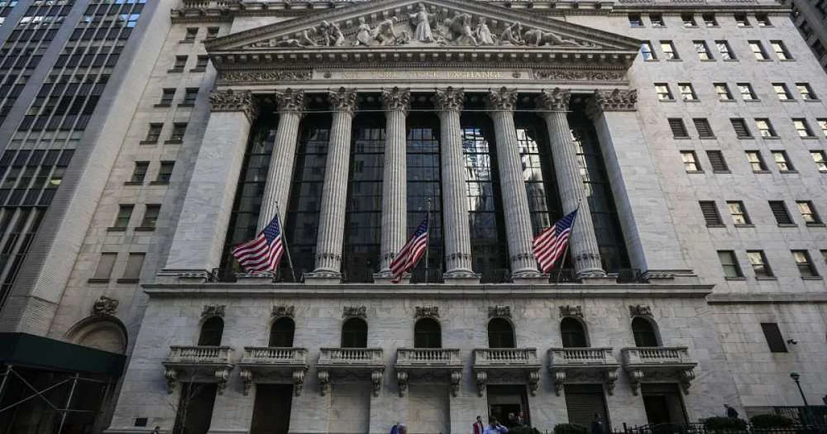 Most of the world markets fell sharply yesterday as fears of an open trade war between the world's two largest economic powers.
