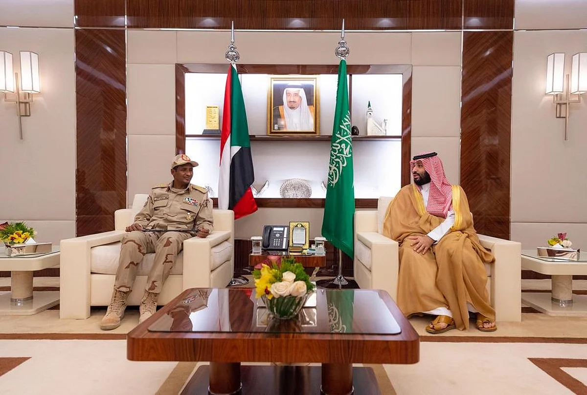 Saudi Arabia's Crown Prince meets with Deputy Head of Sudan's Transitional Council