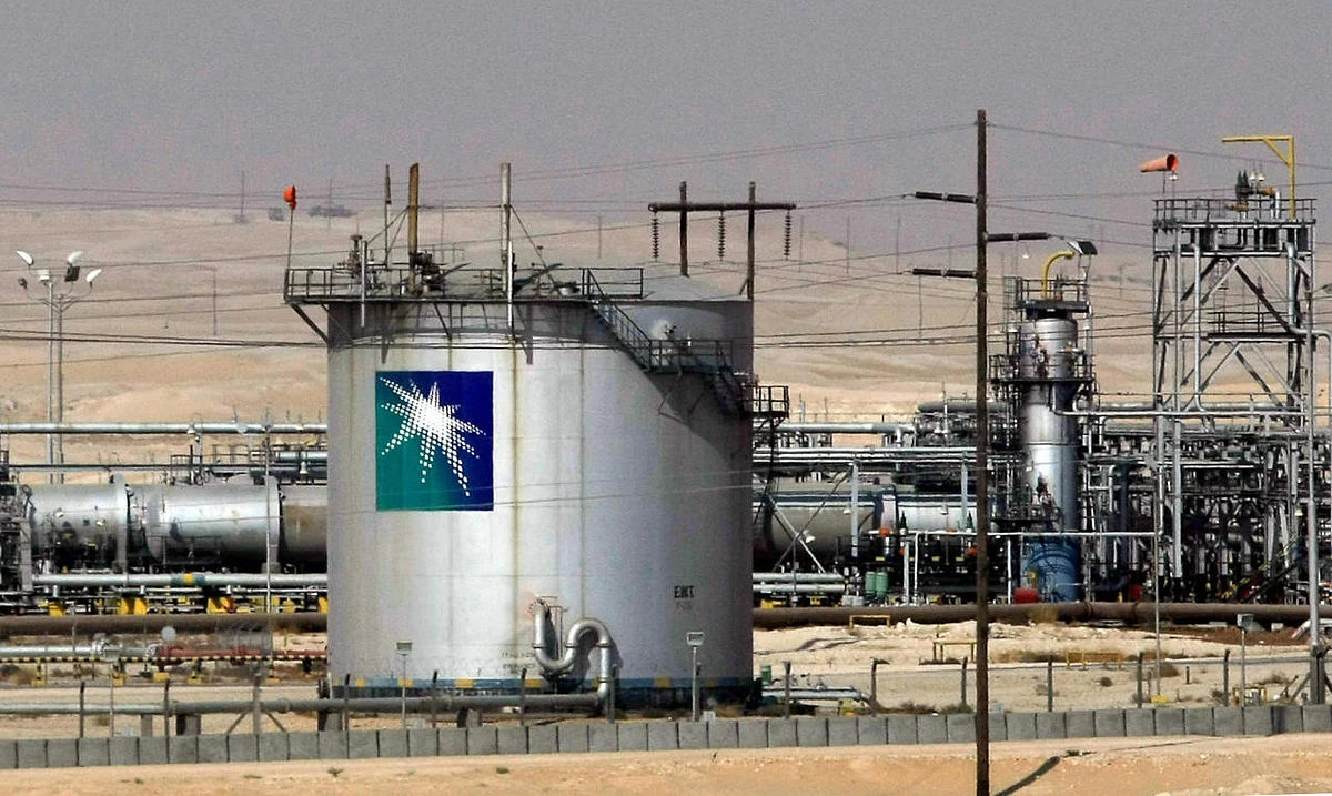 Saudi Aramco stops pumping oil in the targeted pipeline