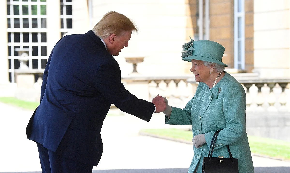 Britain's Queen Elizabeth II greets U.S. President Donald Trump as he arrives for the Ceremonial Welcome at Buckingham Palace, in London, Britain June 3, 2019. Victoria Jones/Pool via REUTERS