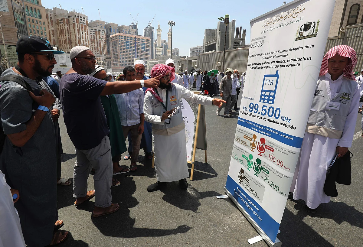 Saudi Arabia provide simultaneous translation for pilgrims within Smart Hajj