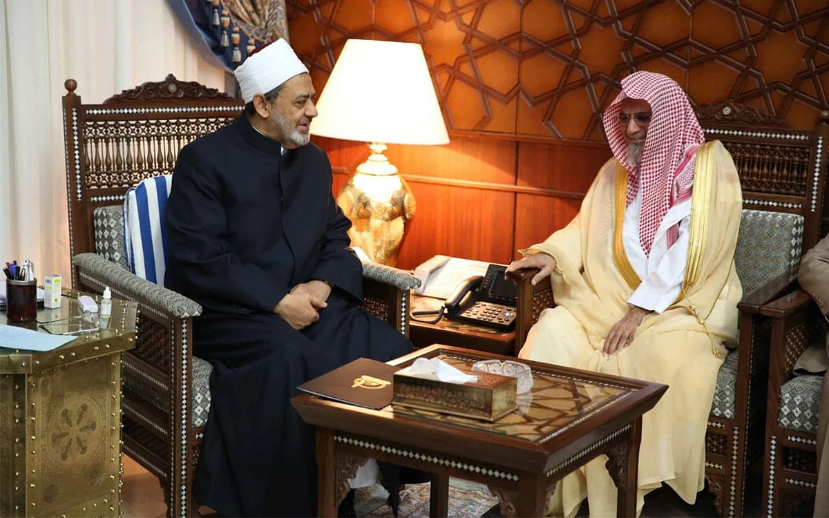 Al-Azhar Sheikh receives Saudi Arabia’s Sheikh Saleh bin Abdullah bin Humaid