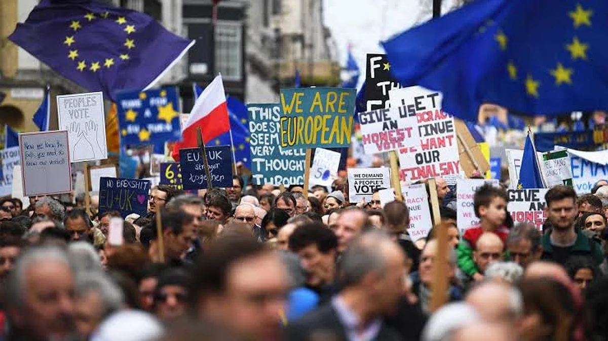 Demonstrators protest against no-deal Brexit in central Berlin