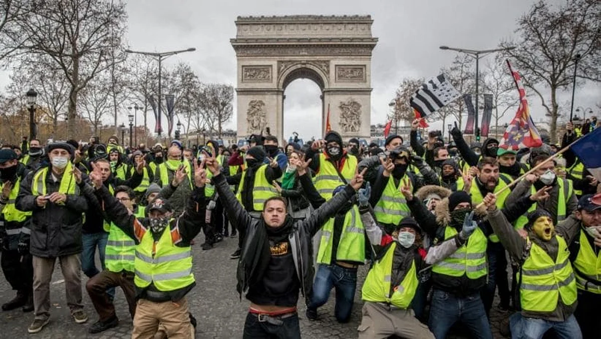 French police break up ‘yellow vest’ and ‘black bloc’ protests in Paris