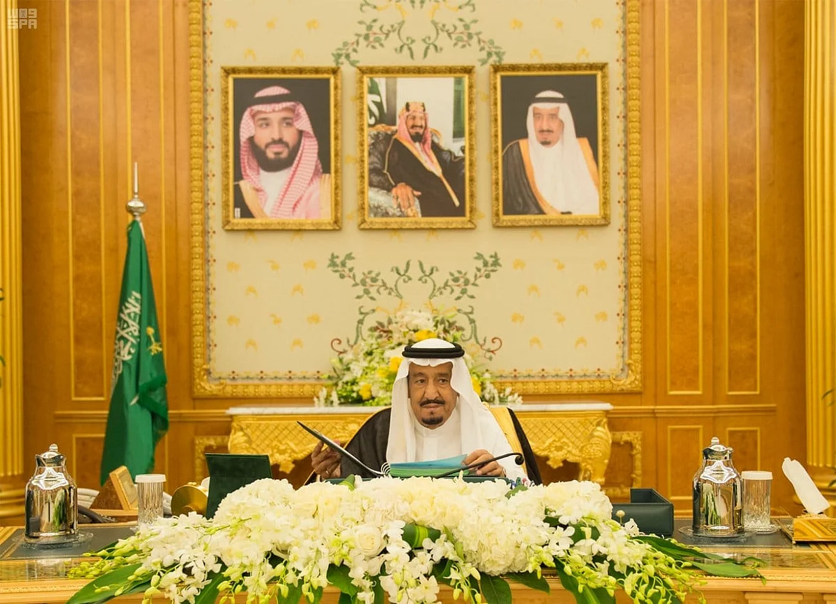 King Salman Chairs Saudi Arabia’s Cabinet Session at Al-Yamamah Palace