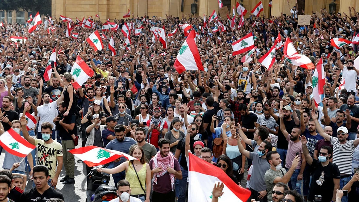 Lebanon protests enter 10th day with no end in sight, army tries to open roads