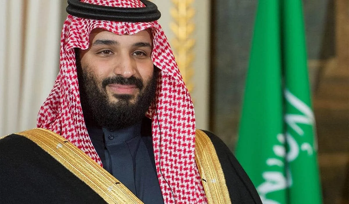 Crown Prince lauds efforts of health workers during COVID-19 pandemic