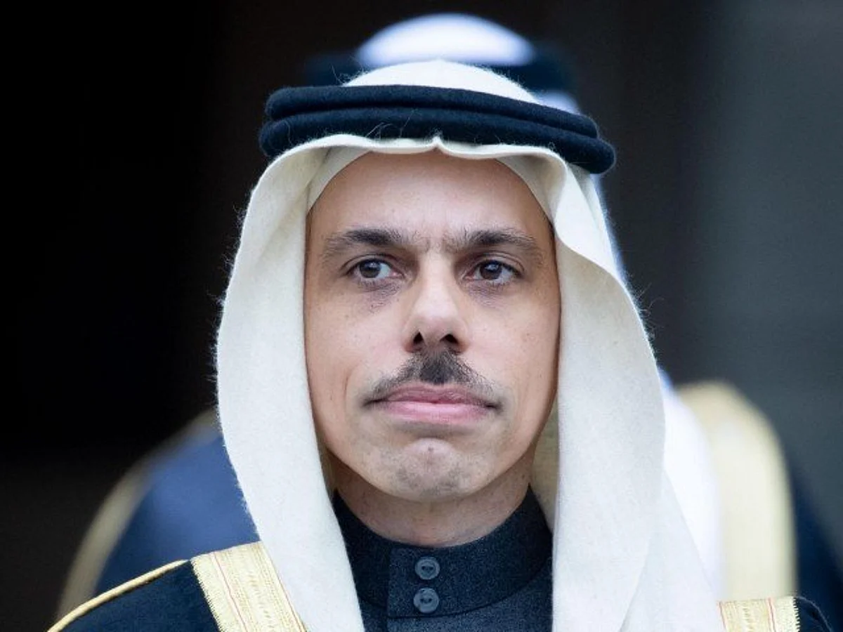 Saudi FM holds talks with his counterparts from key Asian countries