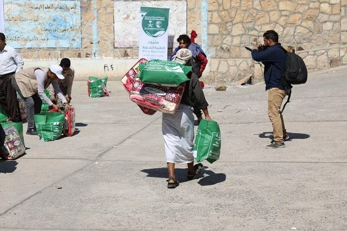 Saudi Arabia provides Winter Bags Distribution Project in Taiz Governorate, Yemen