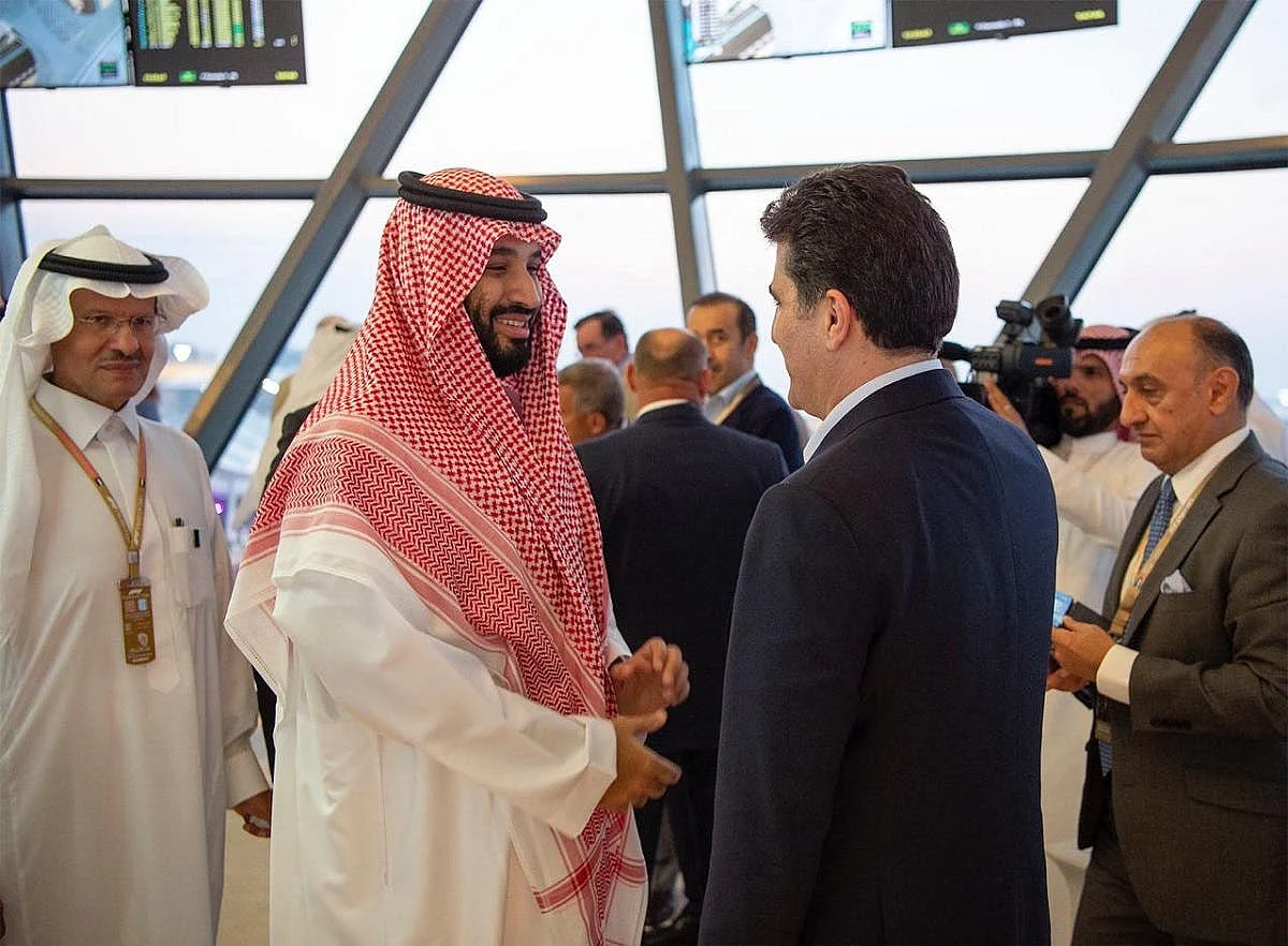Saudi Arabia’s Crown Prince with a guest along with Prince Abdulaziz bin Salman, Minister of Energy. (SPA)