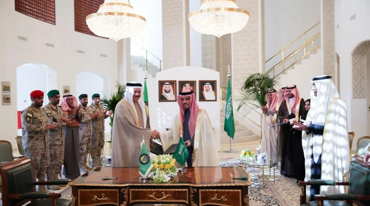 The Saudi FM and GCC chief sign an agreement for Saudi Arabia to host the Unified GCC Military Headquarters. (SPA)