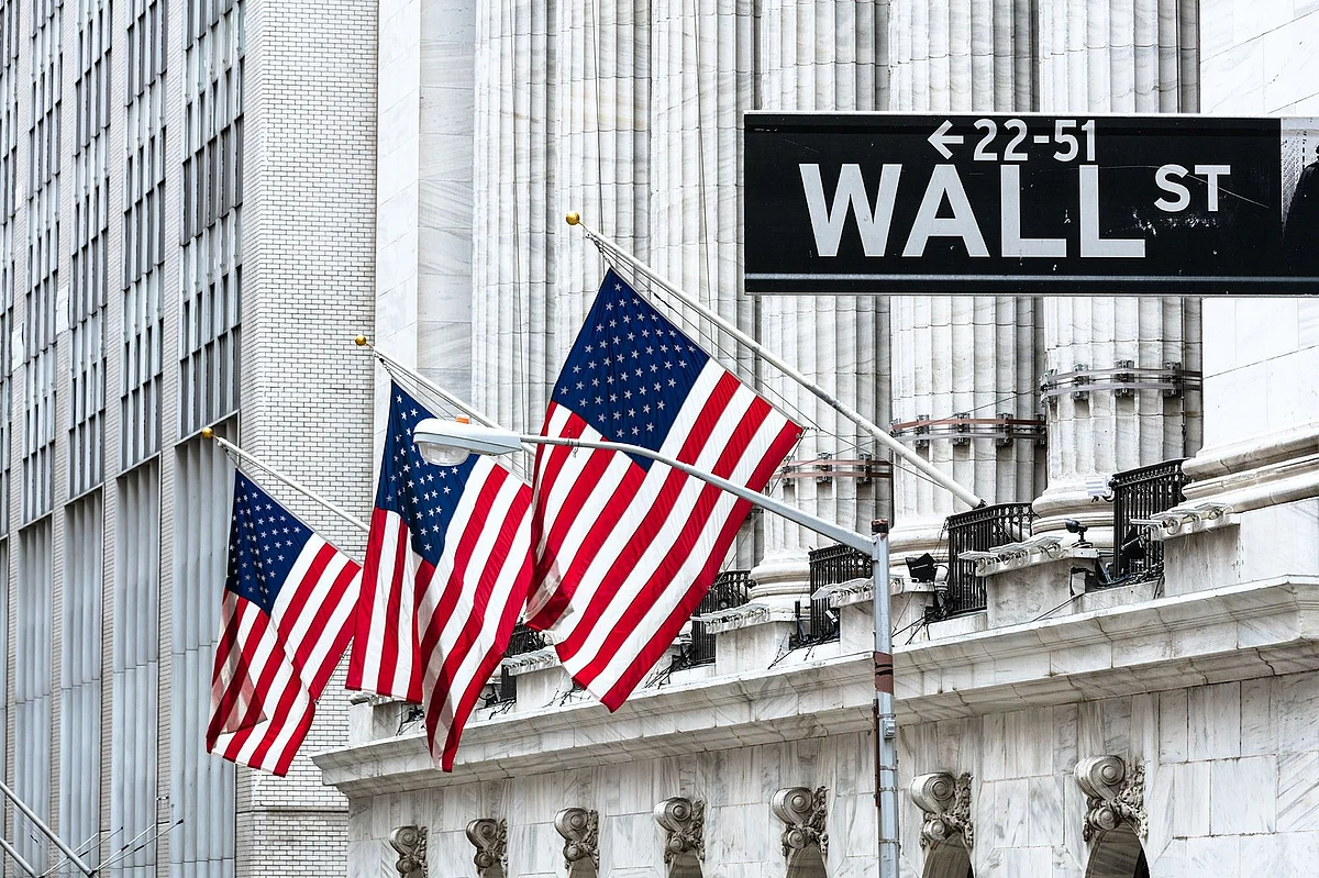 Wall Street dips on Middle East tensions