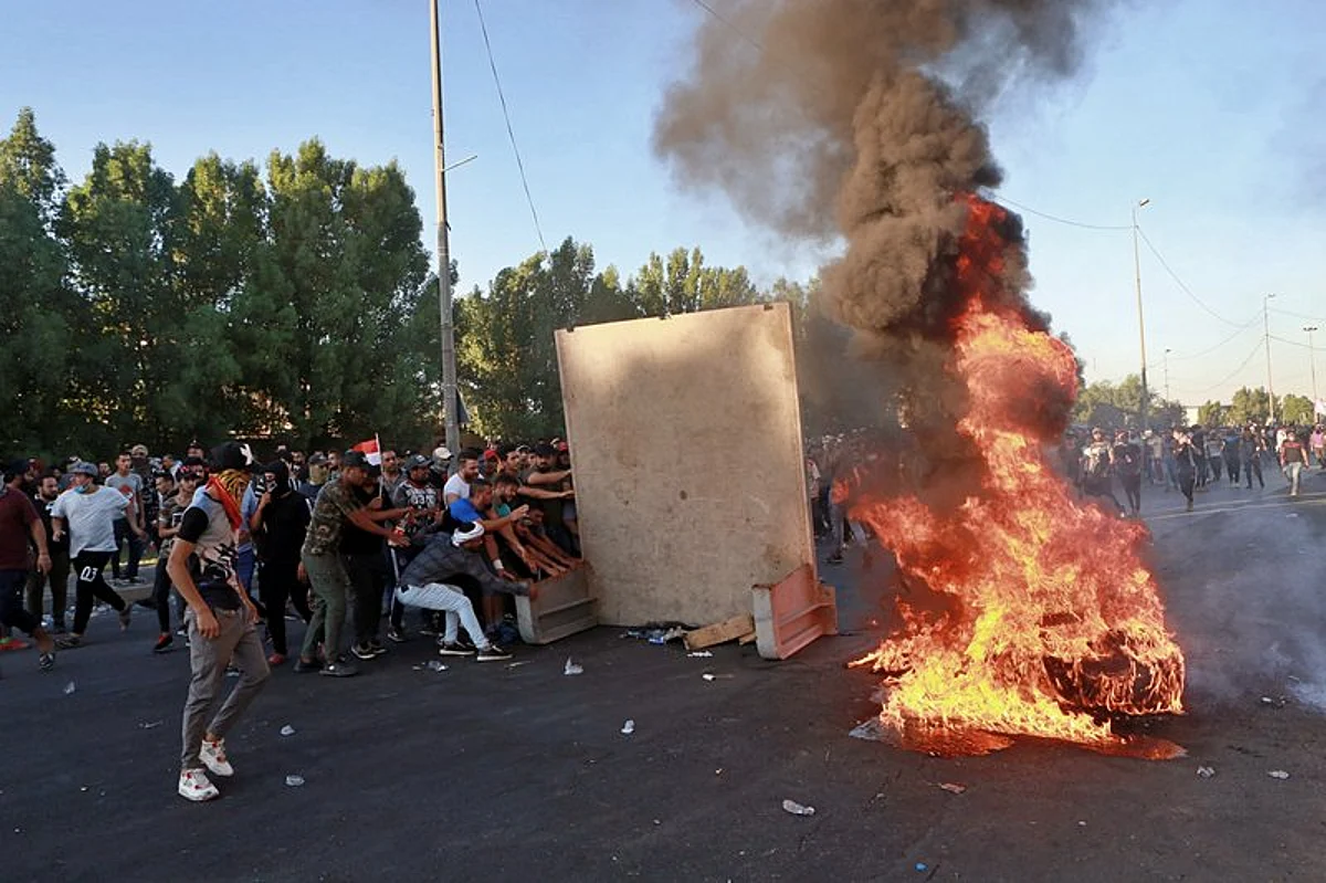 Violence escalates in Iraq as Government Pushes to End Protests
