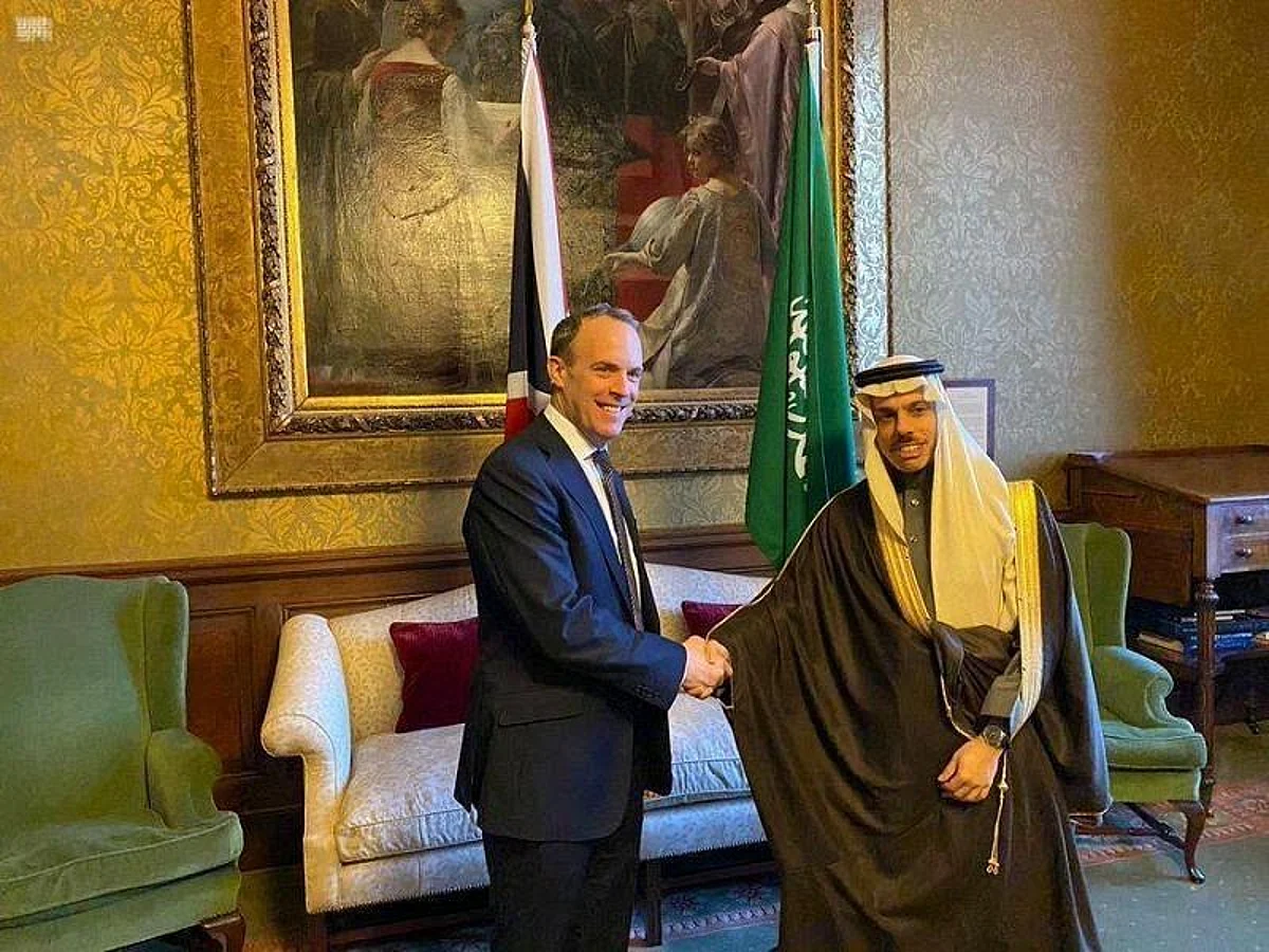 Saudi Arabia’s Minister of Foreign Affairs receives warm welcome by UK Foreign Secretary