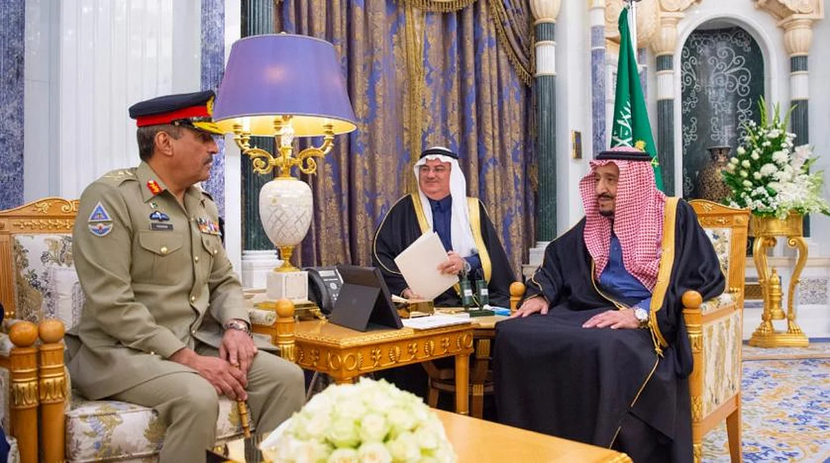 Saudi King Receives Pakistani Chairman of Joint Chiefs of Staff Committee