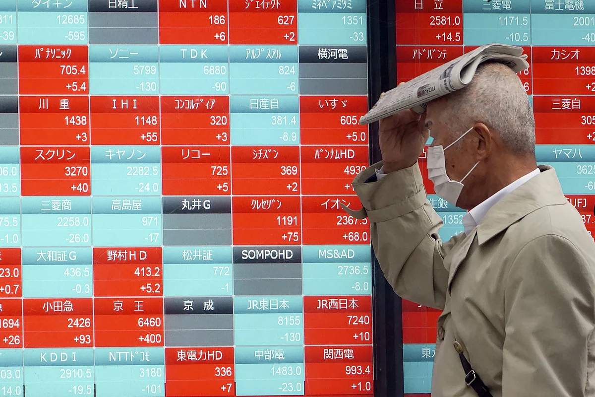 US futures, world shares sink as virus crisis deepens