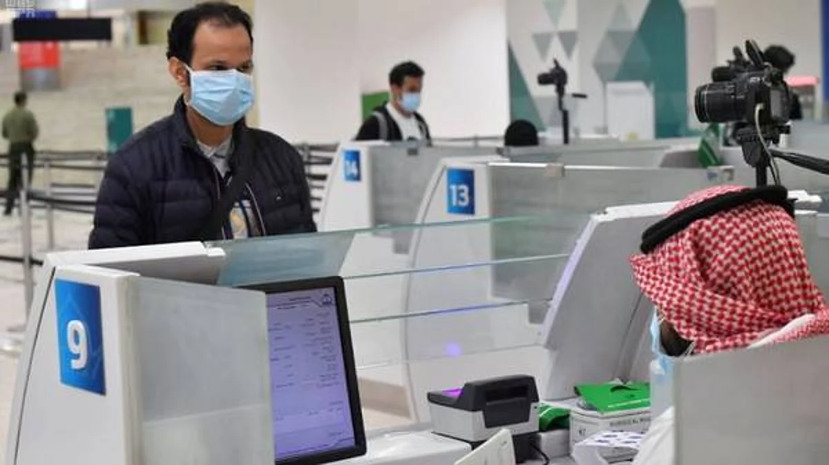 Saudi citizens arriving at King Khaled International Airport in Riyadh, Tuesday -- SPA photo
