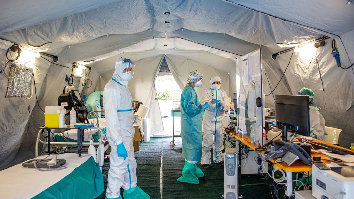 Saudi Arabia's Doctors arrive in France to Combat Coronavirus Pandemic