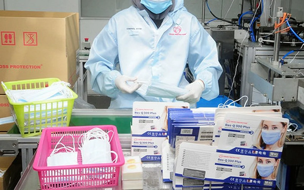 Vietnam provides 550,000 masks to European countries in coronavirus fight