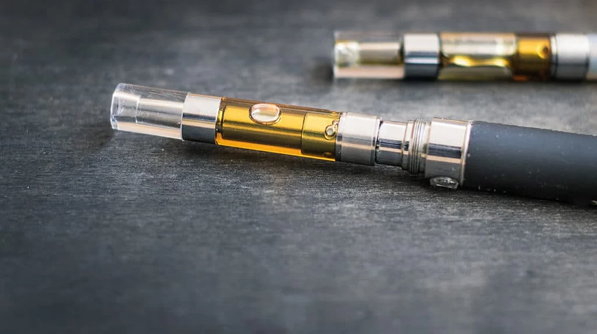 Customs ban individuals from importing electronic cigarettes
