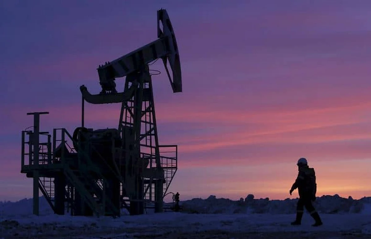 Oil climbs 1% on Saudi Aramco's Upbeat Demand View, Iraq Supply Cut