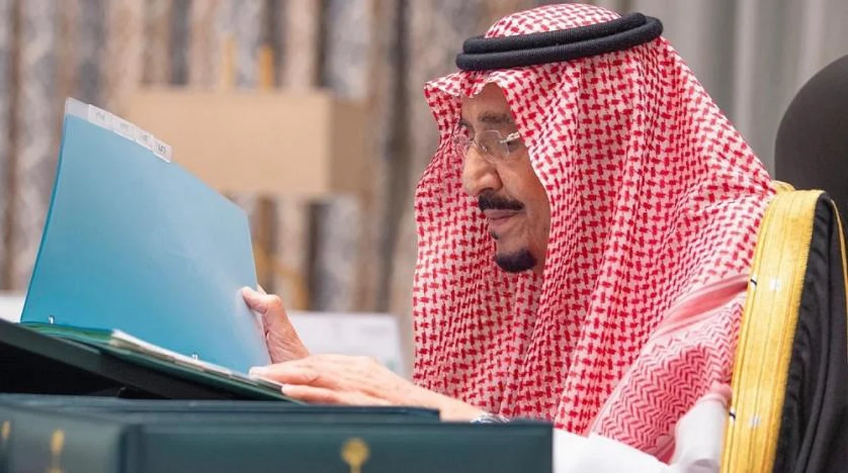 King Salman Sends Message on Bilateral Ties to King of Bahrain