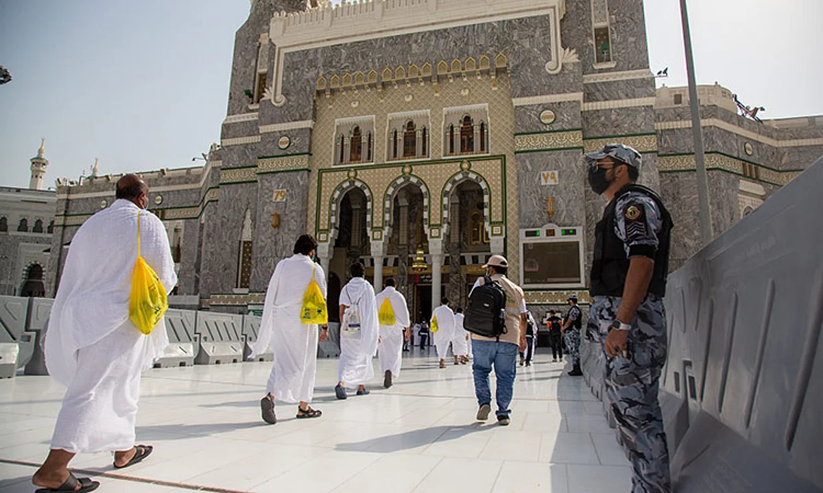 Ministry of Hajj and Umrah Announces Mechanism for Issuing, Reserving Umrah, Prayer, Visit Permits