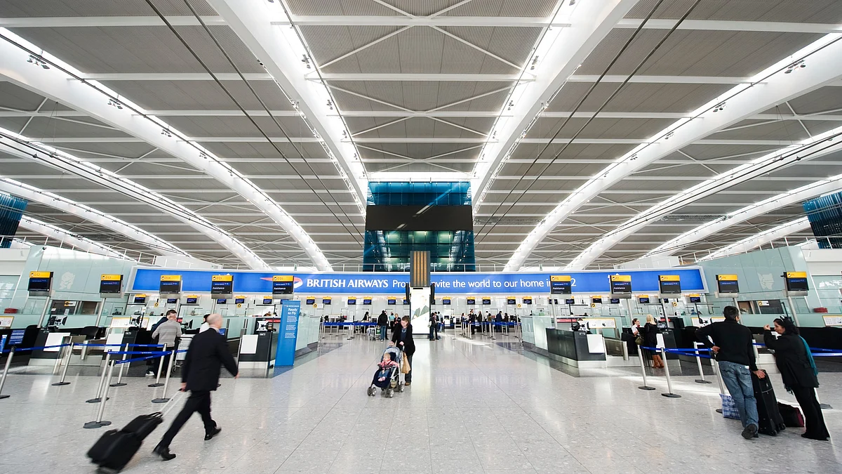 Travelers from Saudi Arabia will continue to have unrestricted entry into UK; as two more Gulf countries have been added to the UK’s coronavirus “red list”.