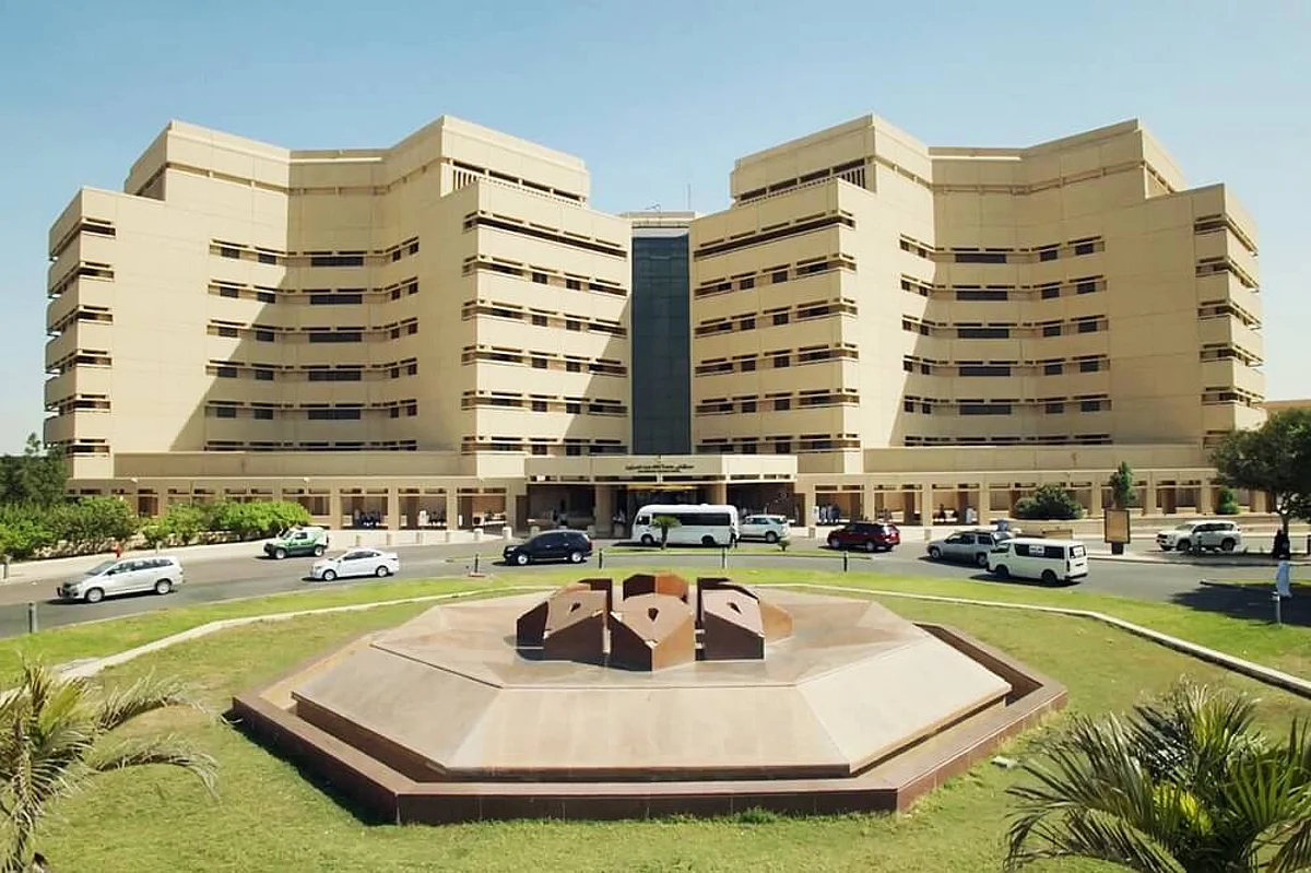 King Abdulaziz University organizes forum on future of e-learning