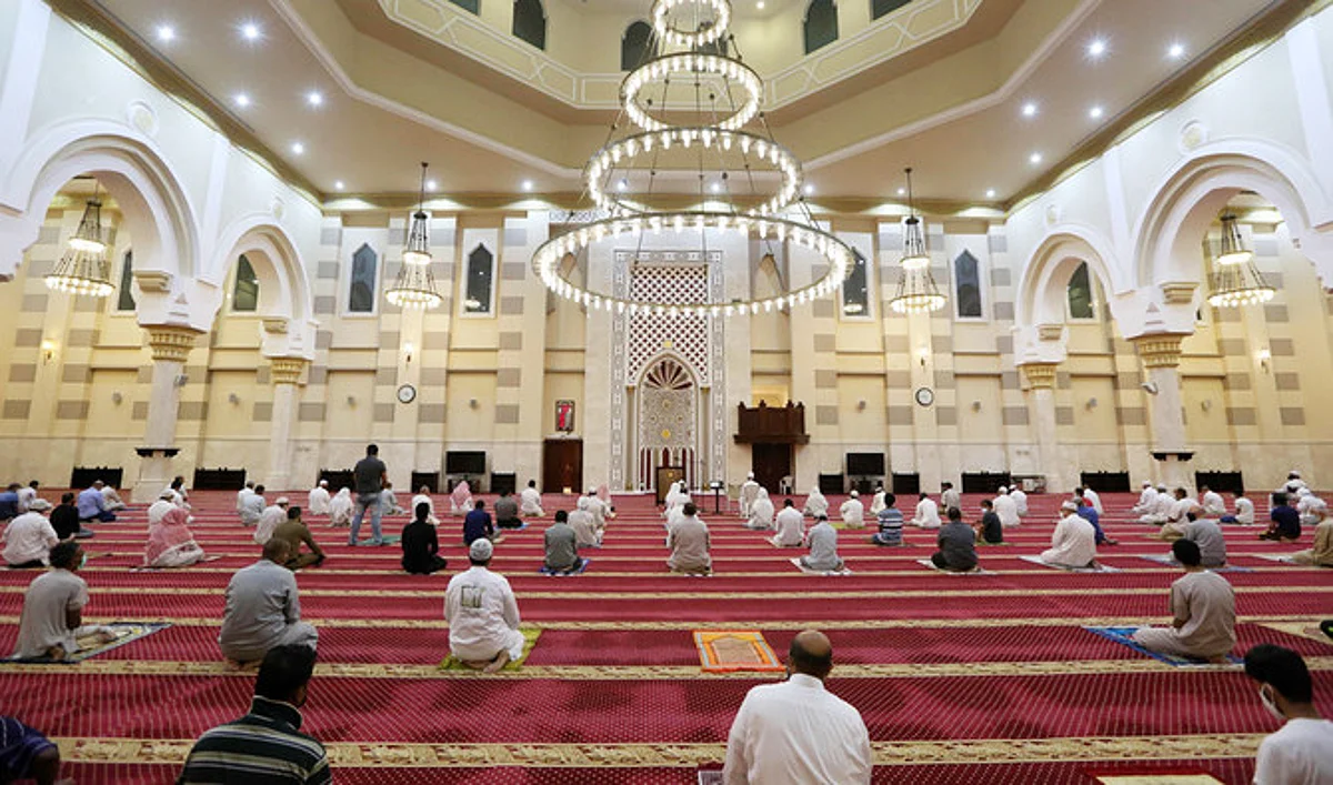 Saudi ministry stresses need for wearing masks, social distancing in mosques