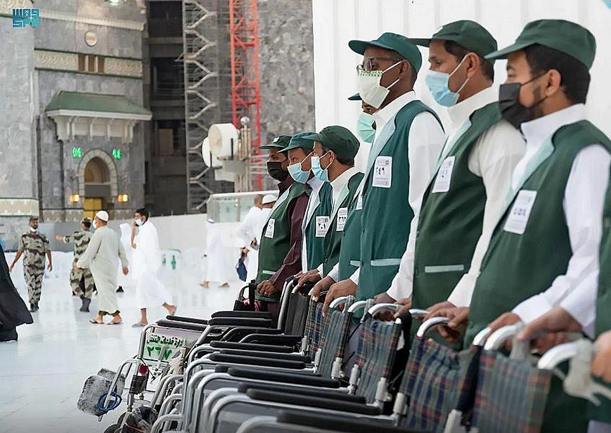 Presidency provides 8,000 carts for visitors of the Grand Mosque