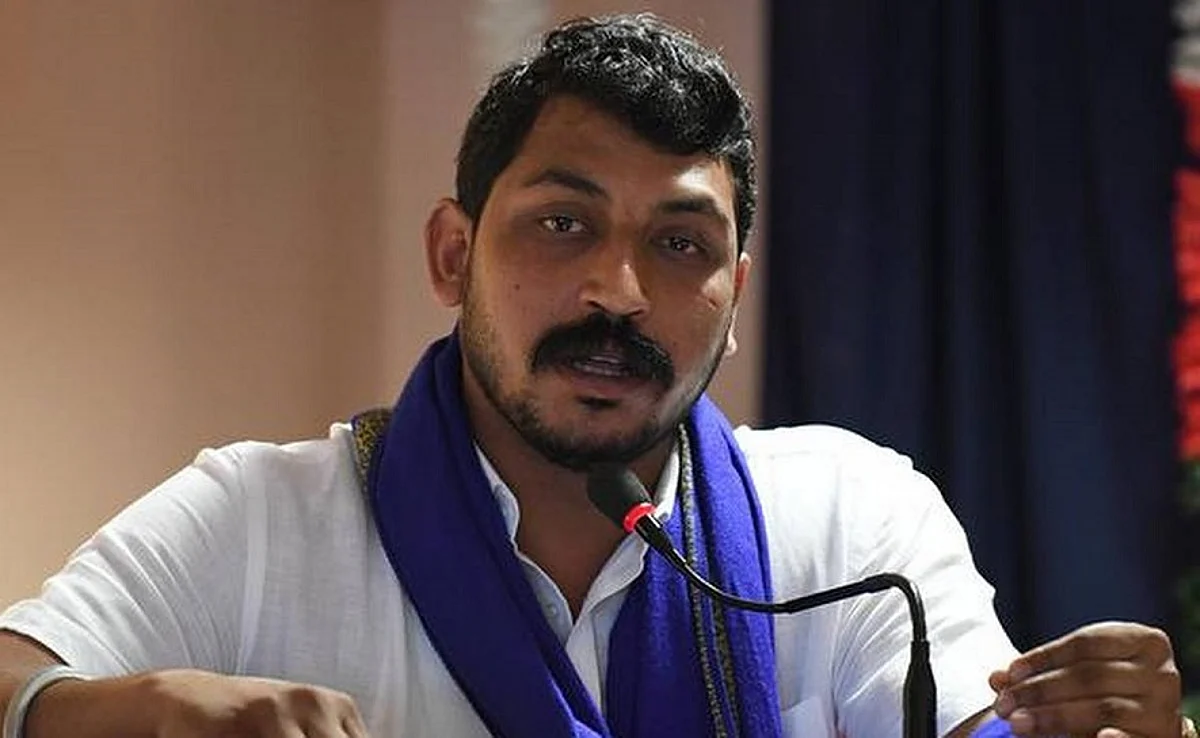 ആസാദിനെതിരെ സ്ത്രീവിരുദ്ധ പരാമർശത്തിൽ പരാതിയുമായി വനിതാ കമീഷൻ