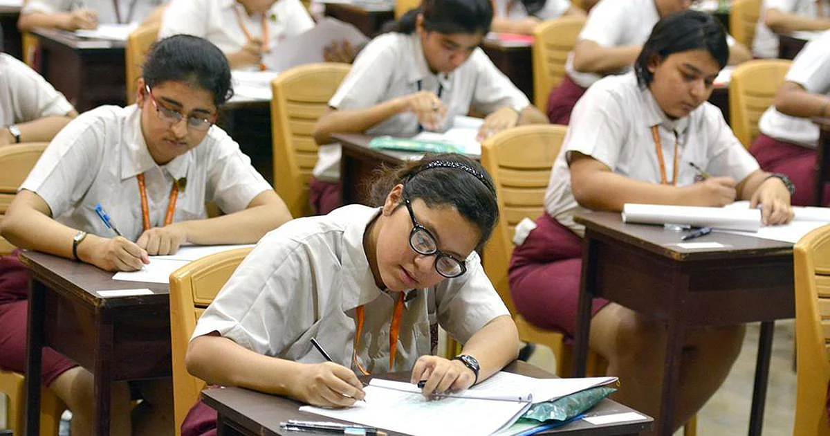 സിബിഎസ്ഇ പത്ത്, പന്ത്രണ്ട് ക്ലാസ് പരീക്ഷ: പരീക്ഷാകേന്ദ്രം മാറ്റാന് അവസരം