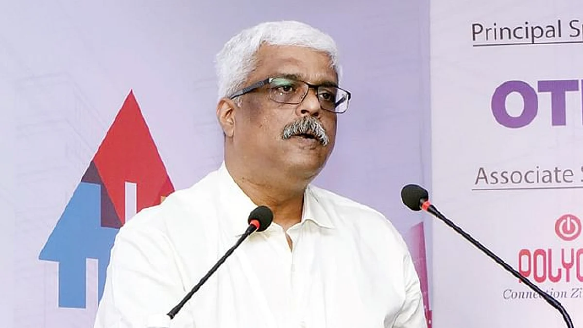 ശിവശങ്കറിനെ തിരുവനന്തപുരം മെഡിക്കല് കോളേജിലേക്ക് മാറ്റി