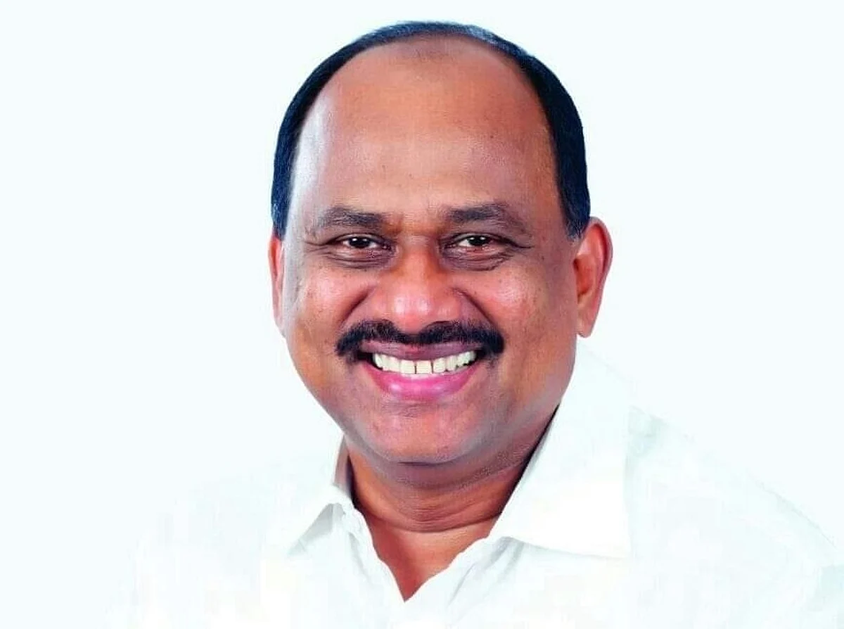 സ്വർണ്ണക്കടത്ത് കേസിലെ പ്രതികളുമായി ജില്ലാ പൊലീസ് മേധാവിക്കുള്ള ബന്ധം അന്വേഷിക്കണം