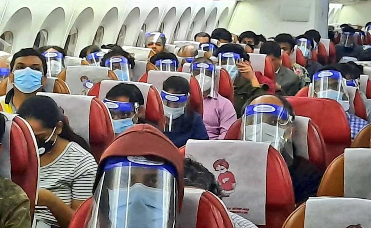 വിമാനയാത്ര: കോവിഡ് പോസ്റ്റീവായിരുന്നില്ലെന്ന രേഖ വേണമെന്ന്